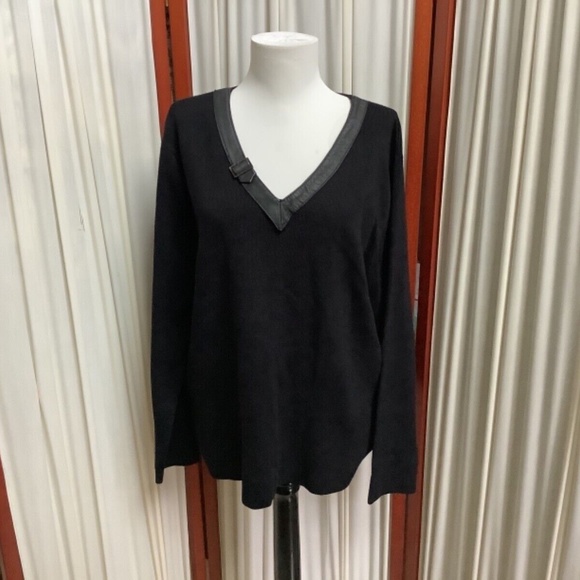 Black Women’s Sweater with Leather Buckle Accent Size 1X Colorworks - Picture 1 of 7